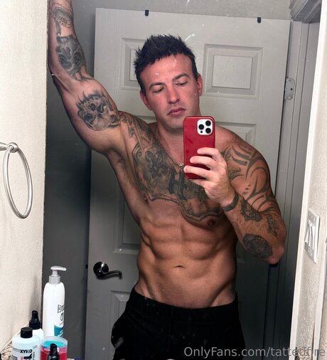 Nagie wyciekłe zdjęcie OnlyFans od Tattedfire
