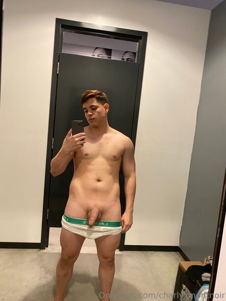 Nagie wyciekłe zdjęcie OnlyFans od Charly Montnoir