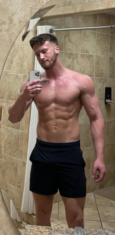 Nagie wyciekłe zdjęcie OnlyFans od Tommyboy280