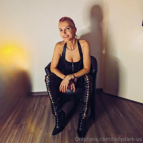 Ladydark Us