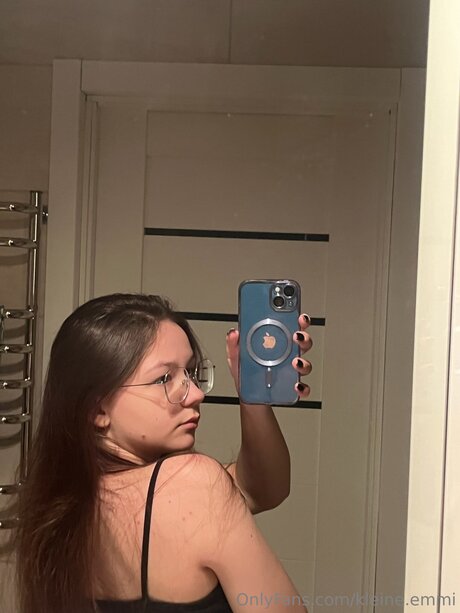 Nagie wyciekłe zdjęcie OnlyFans od Kleine Emmi
