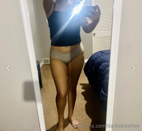 Nagie wyciekłe zdjęcie OnlyFans od Darkskiesfree