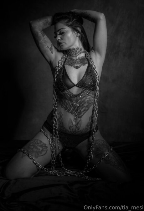Nagie wyciekłe zdjęcie OnlyFans od Tia Mesi