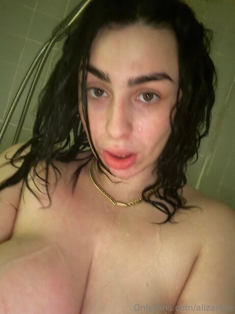 Nagie wyciekłe zdjęcie OnlyFans od Alizarose
