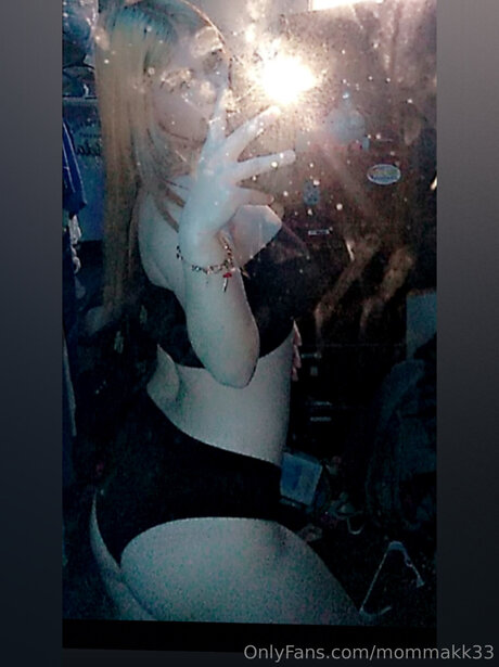 Nagie wyciekłe zdjęcie OnlyFans od Mommakk33