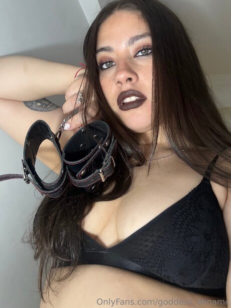 Nagie wyciekłe zdjęcie OnlyFans od Goddess Alinamc