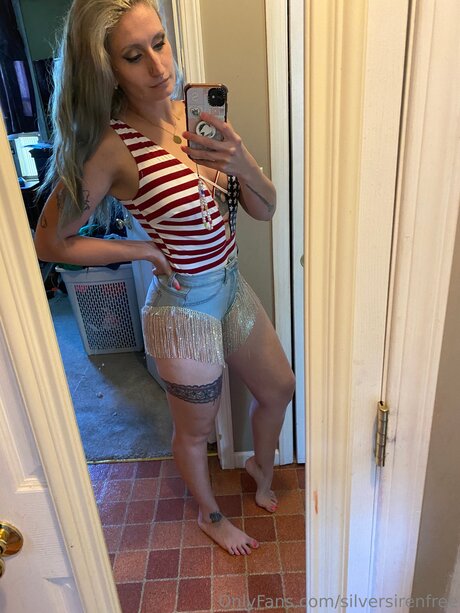 Nagie wyciekłe zdjęcie OnlyFans od Silversirenfree