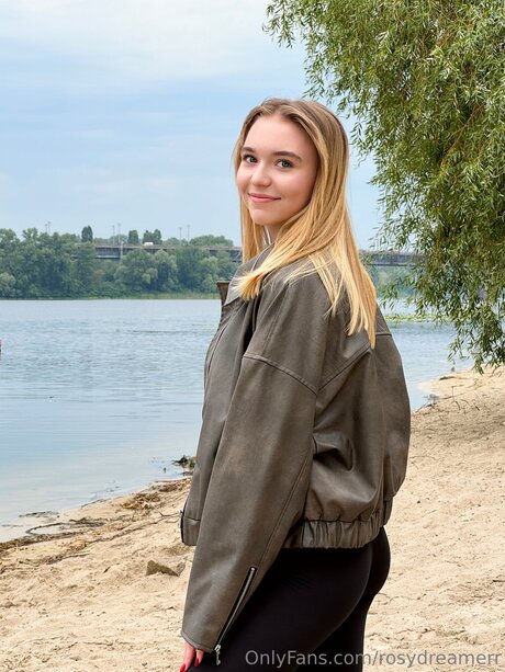 Nagie wyciekłe zdjęcie OnlyFans od Rosydreamerr