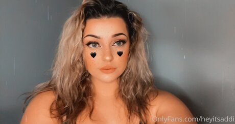 Nagie wyciekłe zdjęcie OnlyFans od Heyitsaddi