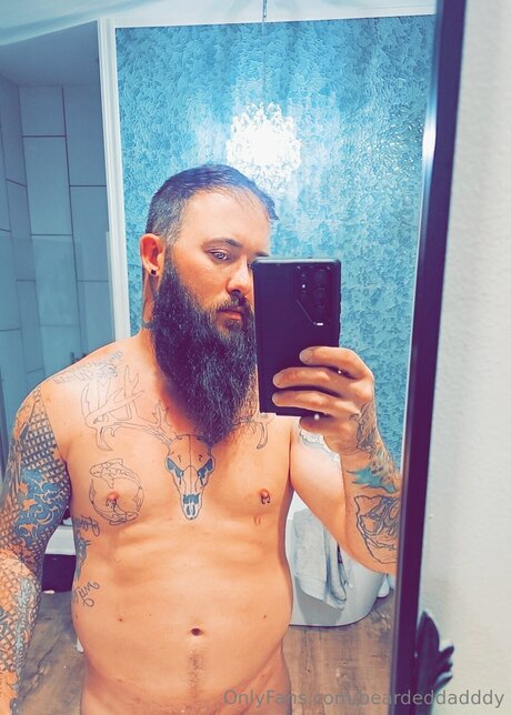 Nagie wyciekłe zdjęcie OnlyFans od Beardeddadddy