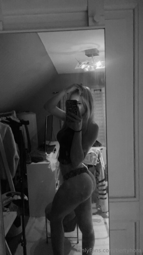 Nagie wyciekłe zdjęcie OnlyFans od Bertyhora