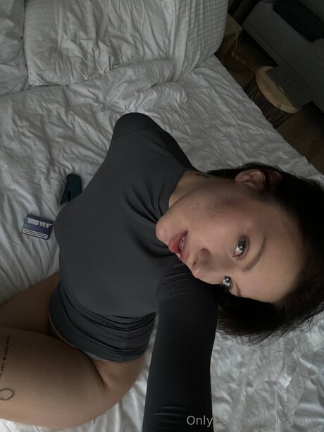 Nagie wyciekłe zdjęcie OnlyFans od Lizzmurr