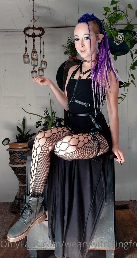 Wearywitchlingfree