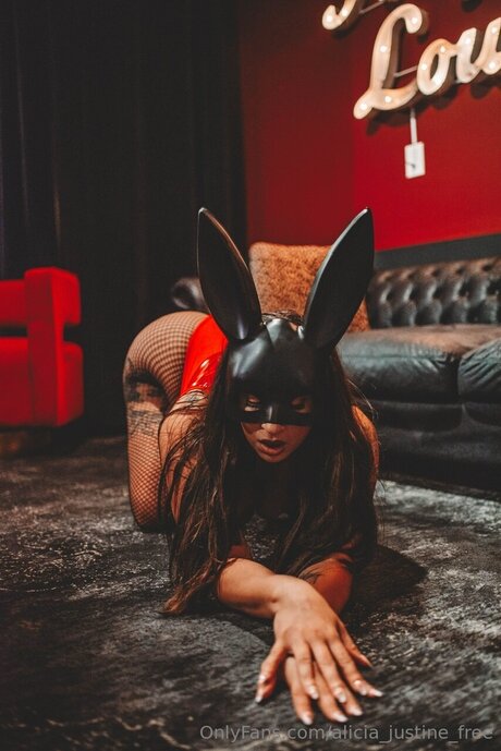 Alicia Justine Free