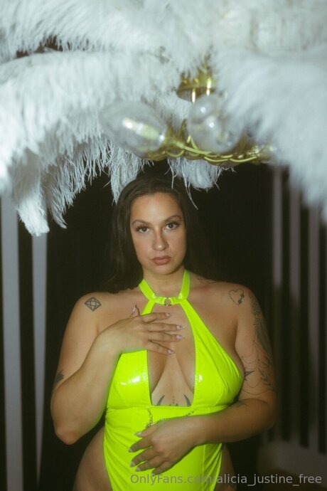 Alicia Justine Free