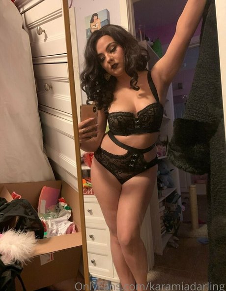 Nagie wyciekłe zdjęcie OnlyFans od Karamia Darling