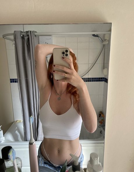 Nagie wyciekłe zdjęcie OnlyFans od Annie Charlotte