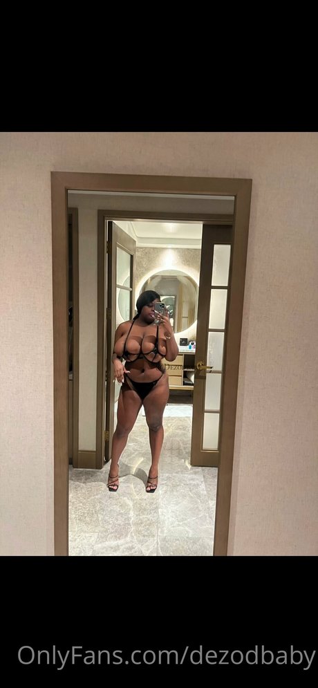 Nagie wyciekłe zdjęcie OnlyFans od Dezodbaby