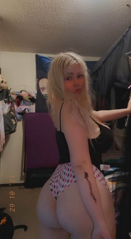 Nagie wyciekłe zdjęcie OnlyFans od Chewywaifu