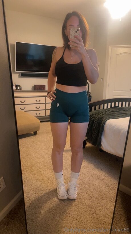 Nagie wyciekłe zdjęcie OnlyFans od Starrelove69