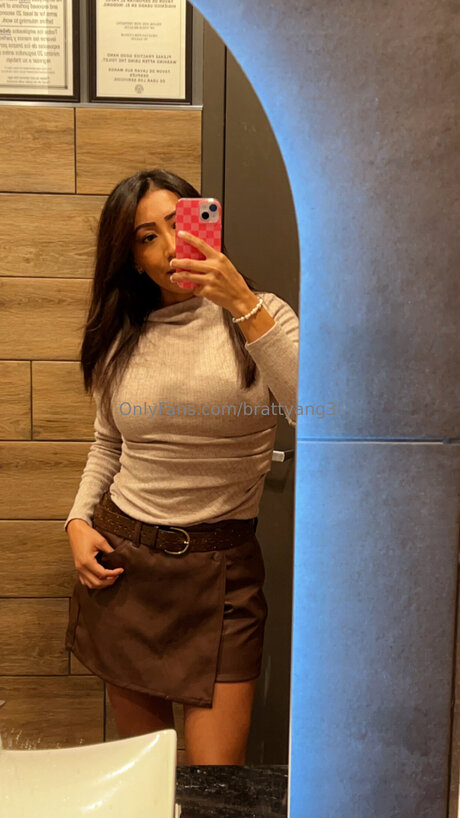 Nagie wyciekłe zdjęcie OnlyFans od Brattyang3l