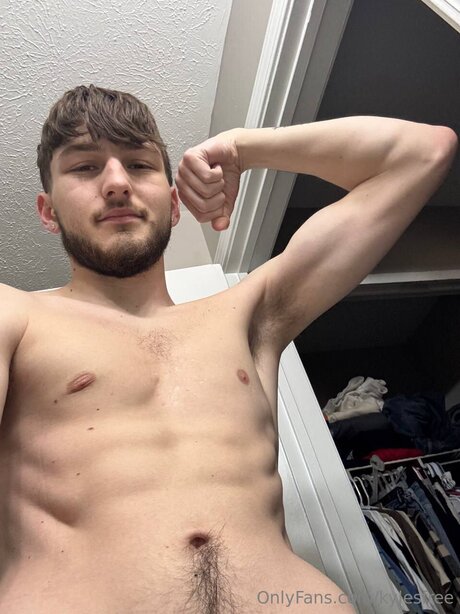 Nagie wyciekłe zdjęcie OnlyFans od Kylesfree