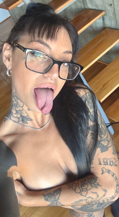 Nagie wyciekłe zdjęcie OnlyFans od Elenifirouu