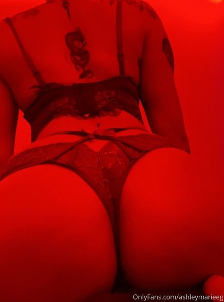 Nagie wyciekłe zdjęcie OnlyFans od Ashleymarieeg