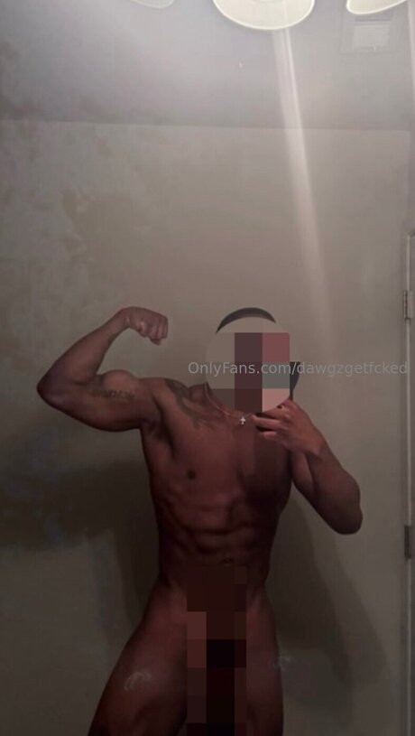 Nagie wyciekłe zdjęcie OnlyFans od Dawgzgetfcked