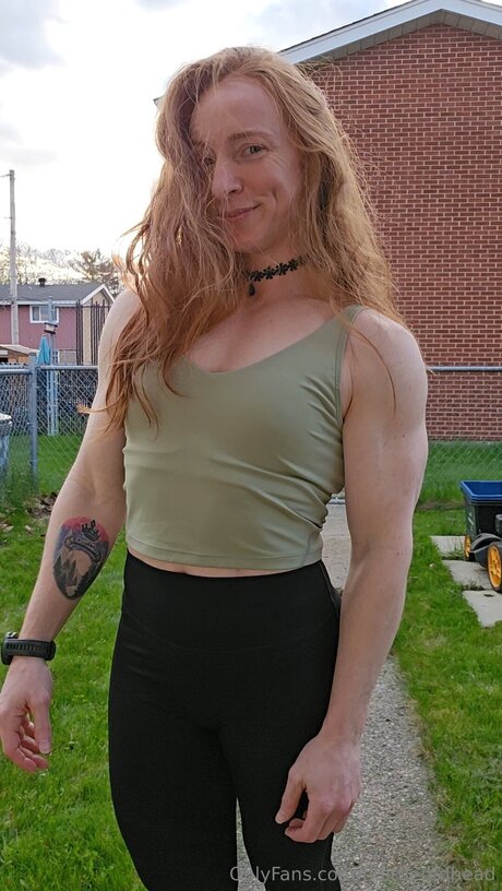 Fitlittleredhead