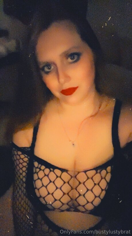 Nagie wyciekłe zdjęcie OnlyFans od Bustylustybrat