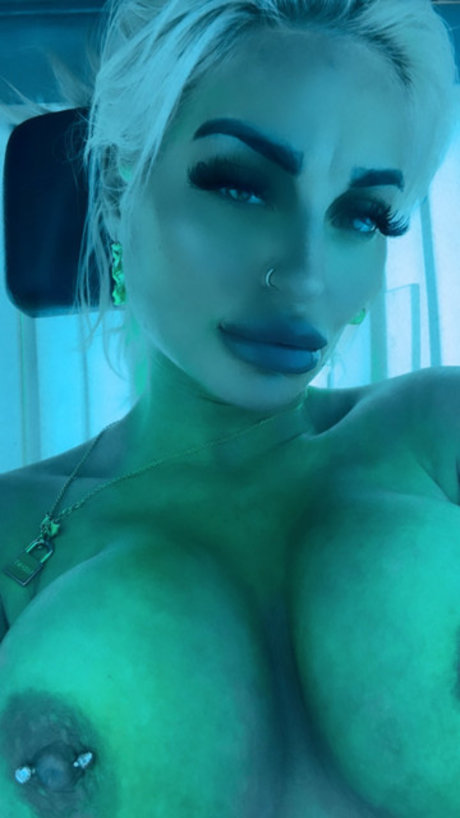 Nagie wyciekłe zdjęcie OnlyFans od Littlemisscumslut