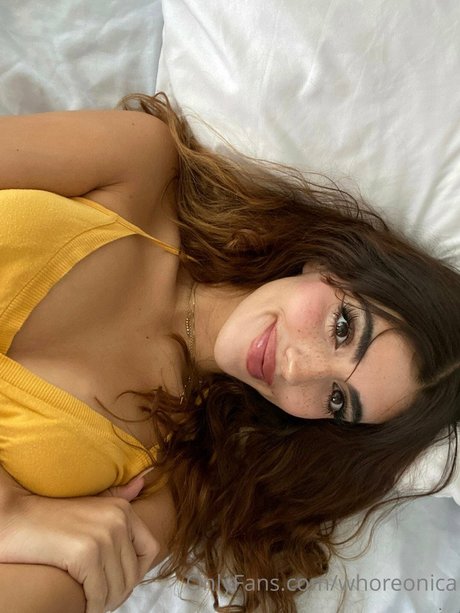 Whoreonica