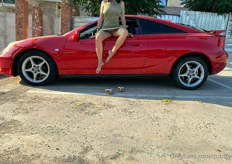 Nagie wyciekłe zdjęcie OnlyFans od Zubizy