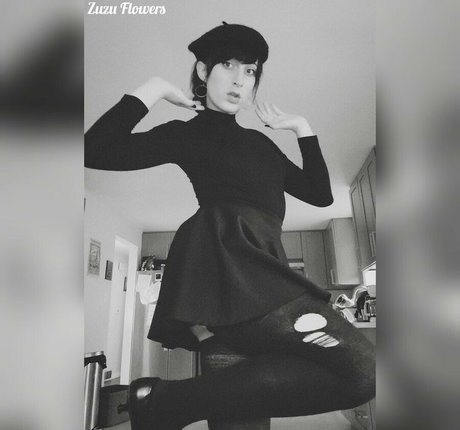 Nagie wyciekłe zdjęcie OnlyFans od Zuzuflowers
