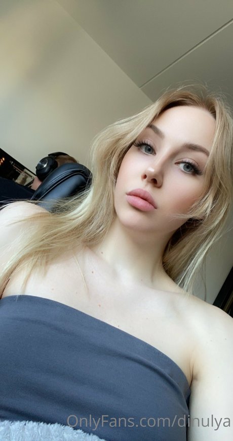 Nagie wyciekłe zdjęcie OnlyFans od Dinulya