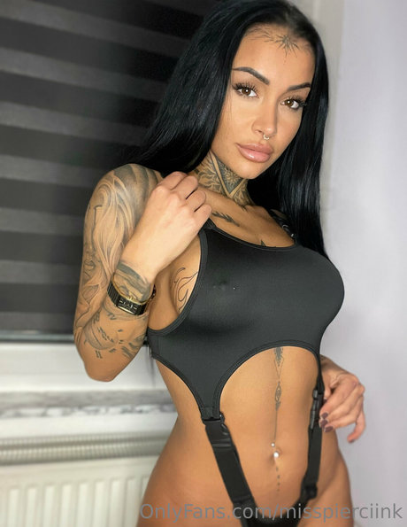 Nagie wyciekłe zdjęcie OnlyFans od Misspierciink