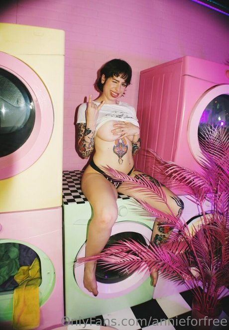 Nagie wyciekłe zdjęcie OnlyFans od Anisa Jomha