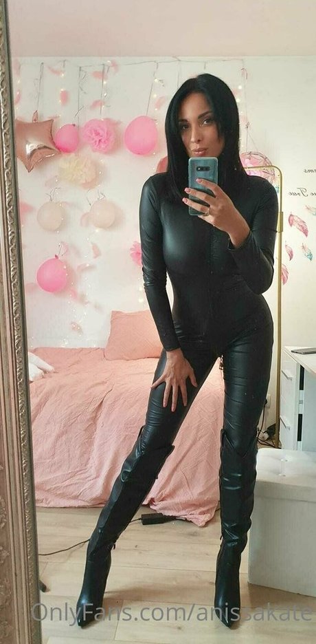 Anissa KATE