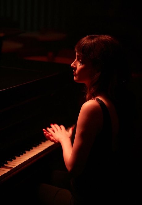 Nagie wyciekłe zdjęcie OnlyFans od Lauren Mayberry