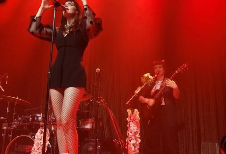 Nagie wyciekłe zdjęcie OnlyFans od Lauren Mayberry