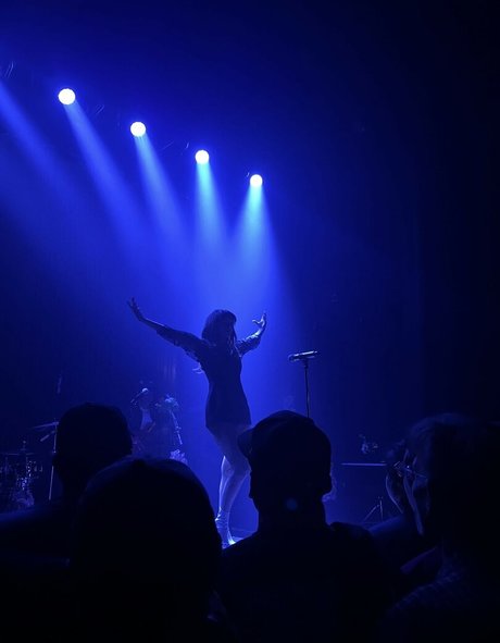 Nagie wyciekłe zdjęcie OnlyFans od Lauren Mayberry