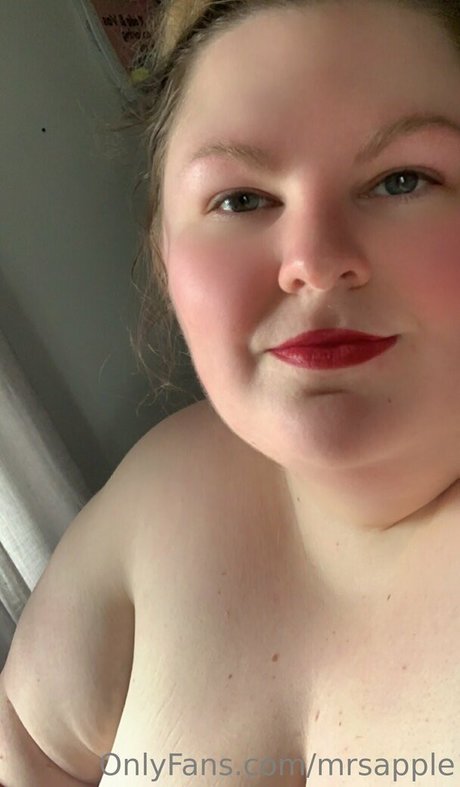 Nagie wyciekłe zdjęcie OnlyFans od Mrsapple
