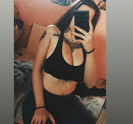 Nagie wyciekłe zdjęcie OnlyFans od Suzizvonar