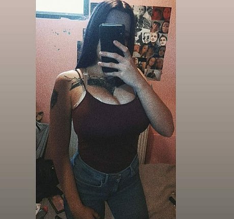 Nagie wyciekłe zdjęcie OnlyFans od Suzizvonar