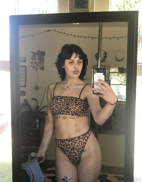Nagie wyciekłe zdjęcie OnlyFans od Wormsinmyclownsuit