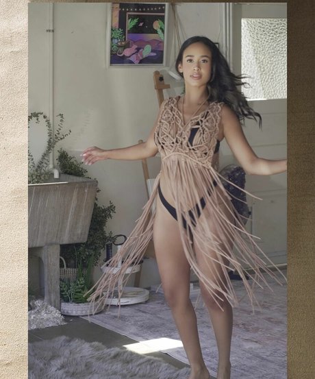 Nagie wyciekłe zdjęcie OnlyFans od Emily Tosta