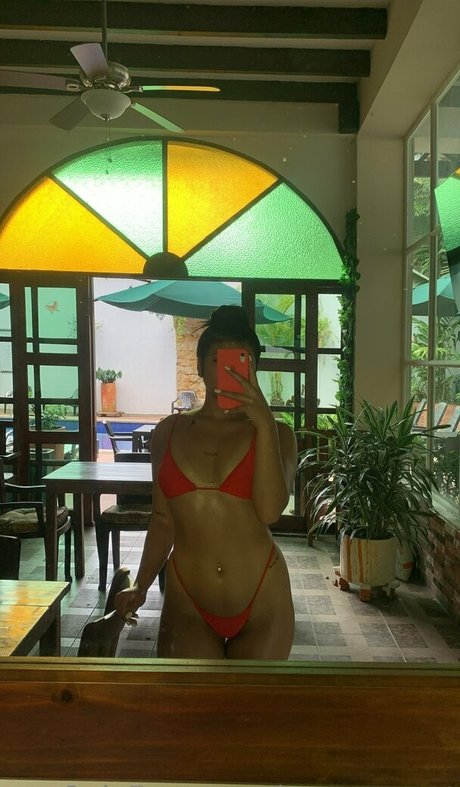 Nagie wyciekłe zdjęcie OnlyFans od Laurasecret