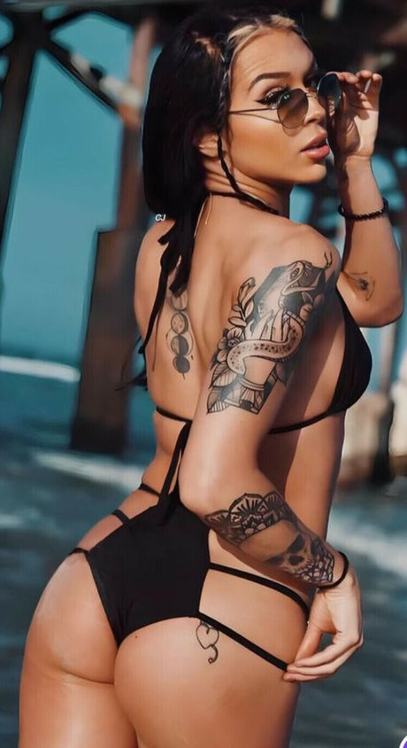 Nagie wyciekłe zdjęcie OnlyFans od Cora Jade