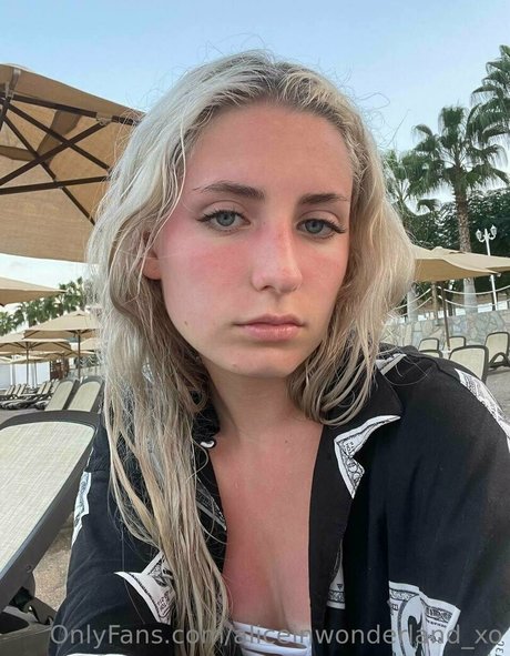 Aliceinwonderland_xo